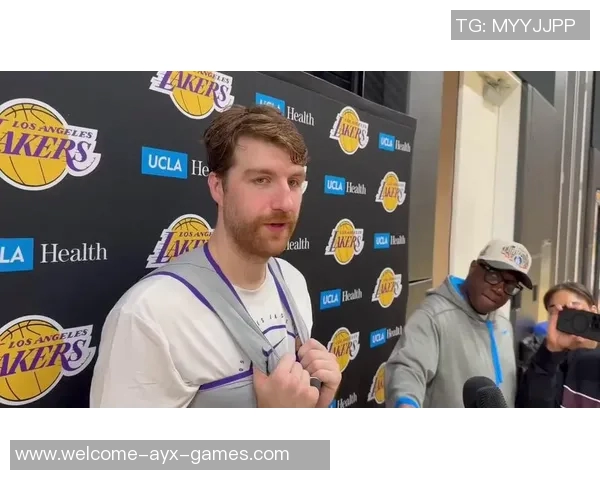 湖人双向合同球员蒂米G联盟崭露头角砍下27分8板7助展现古典内线风采