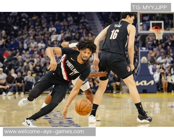 杨瀚森背打遭鲍威尔包夹帽掉乐福关键三分救球队逆转胜利